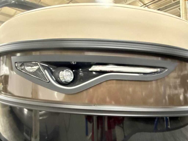 2026 Bennington 24MCSB - Center Swingback - Carbon Fiber Arch!!! US-ETWS9308J526 [photo 21]